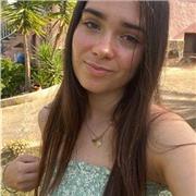 Me llamo Alba doy clases particulares a niños entre 3 a 13 años.